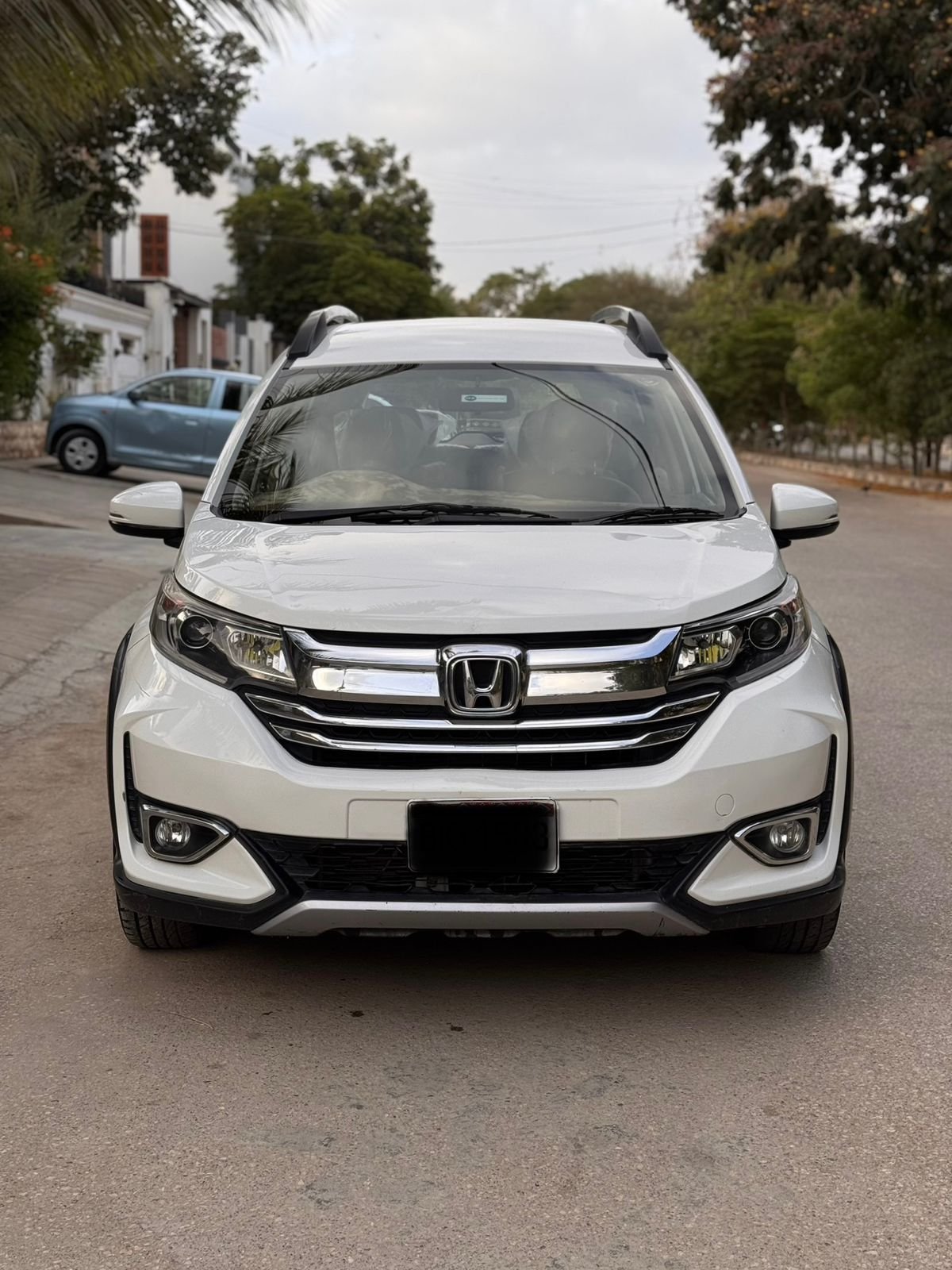 Honda-BRV-Font-Side