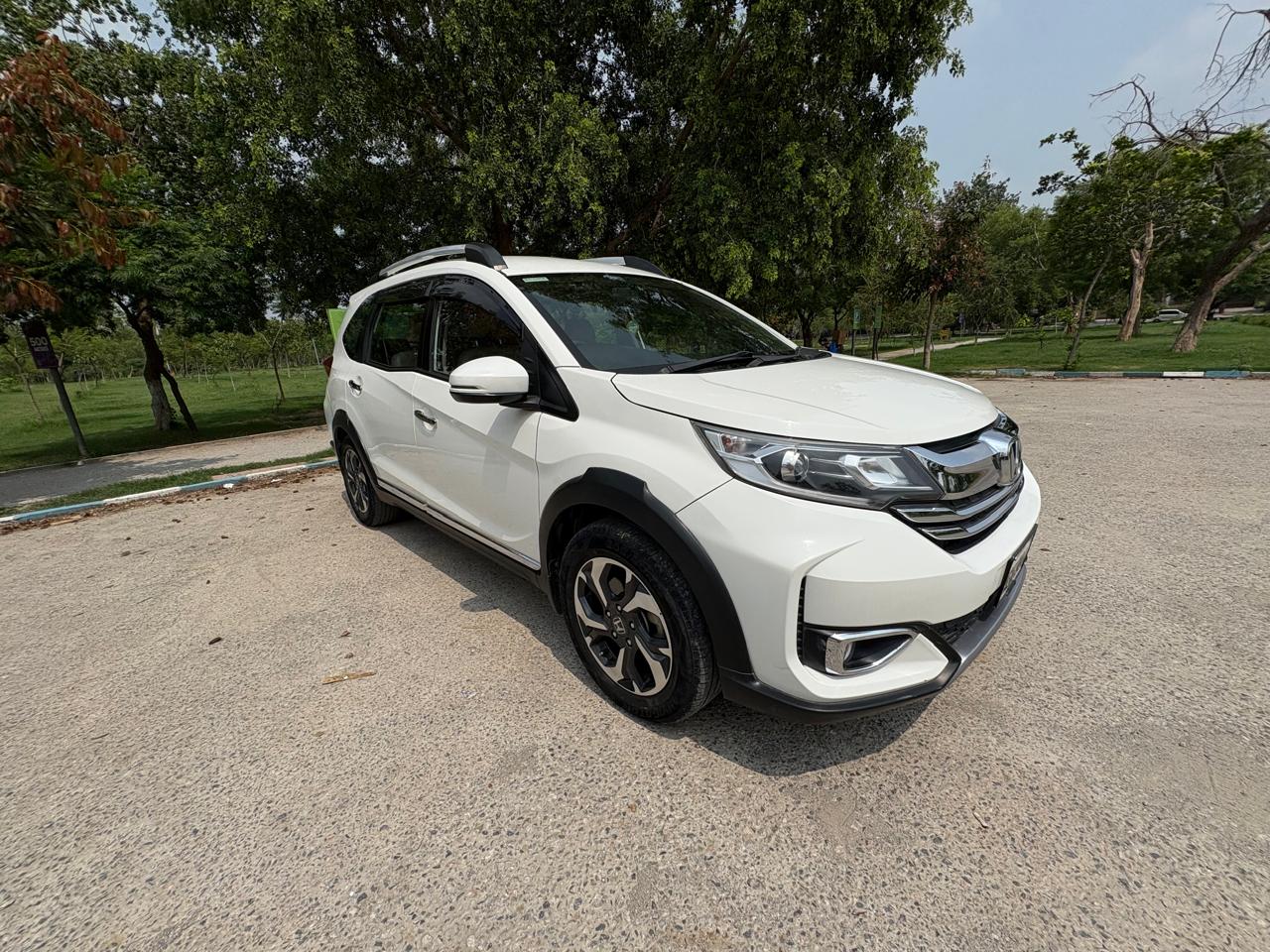 Honda BR-V 7 seater SUV available for rent in Islamabad and Lahore